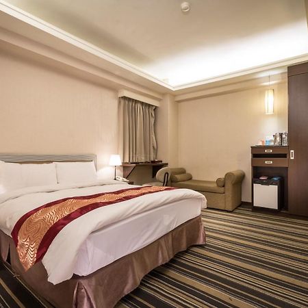 Country Garden Hotel Chiayi Buitenkant foto