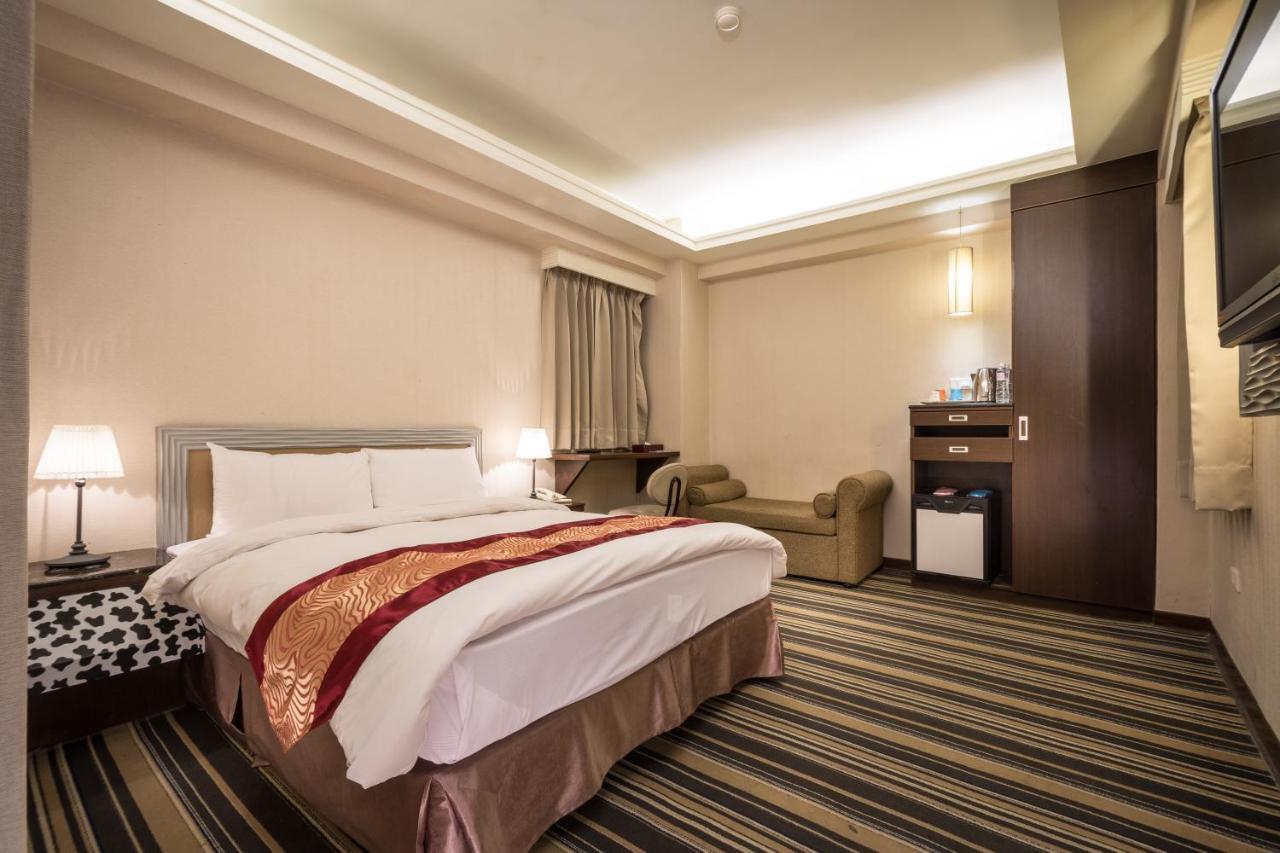 Country Garden Hotel Chiayi Buitenkant foto