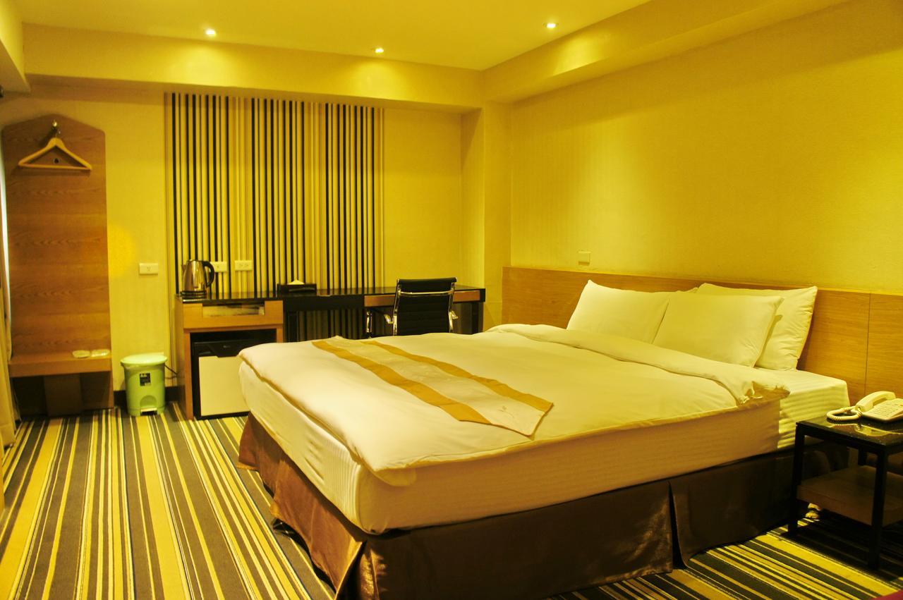 Country Garden Hotel Chiayi Buitenkant foto
