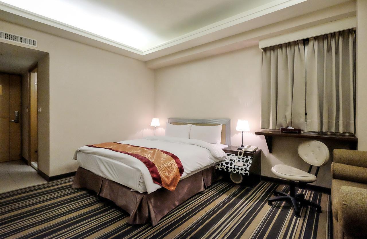 Country Garden Hotel Chiayi Buitenkant foto