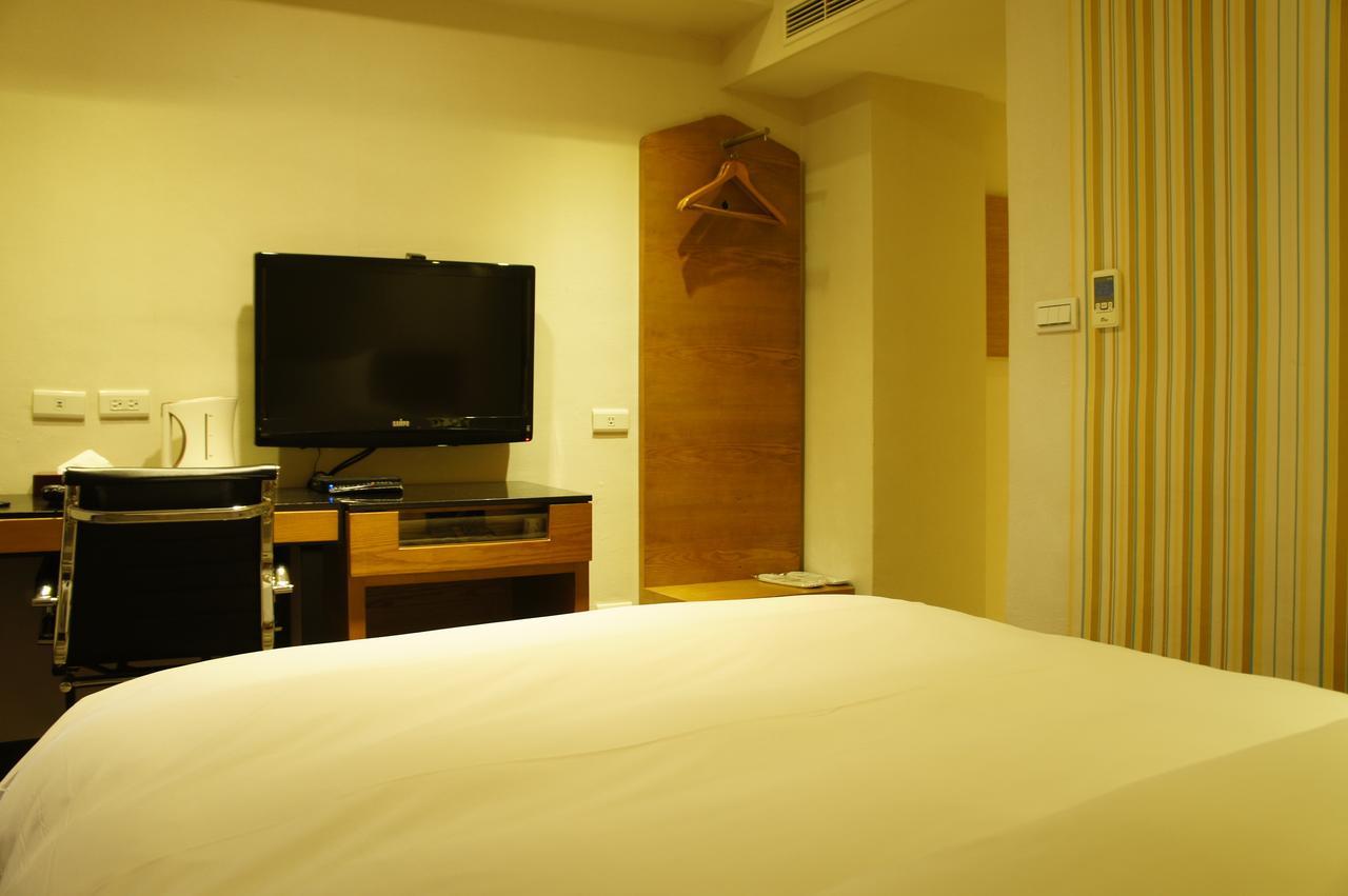 Country Garden Hotel Chiayi Buitenkant foto
