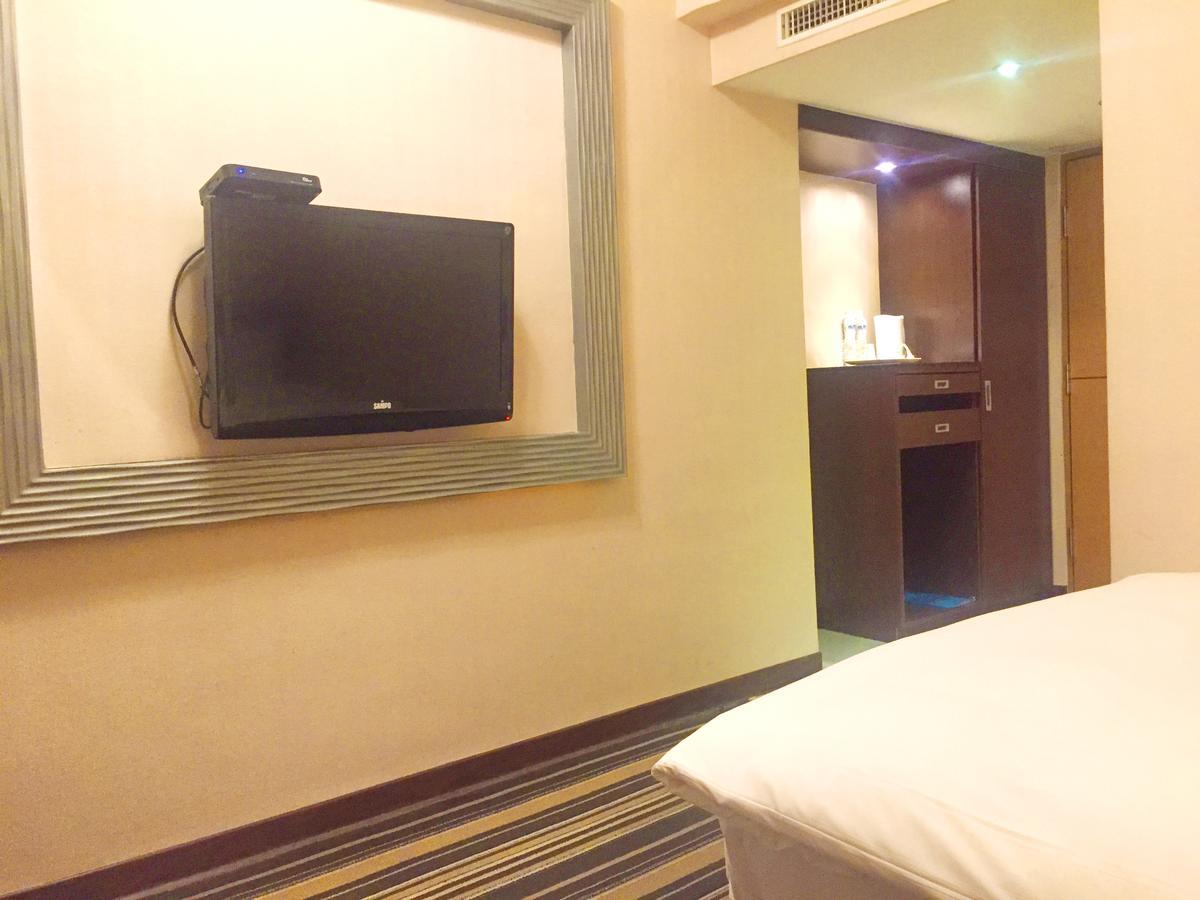 Country Garden Hotel Chiayi Buitenkant foto