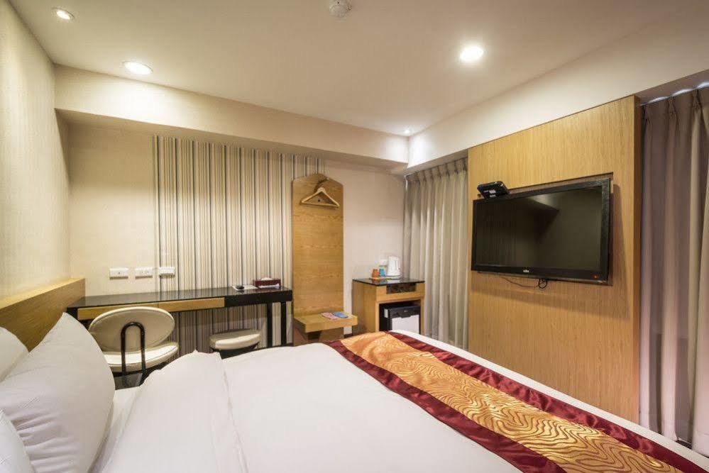 Country Garden Hotel Chiayi Buitenkant foto
