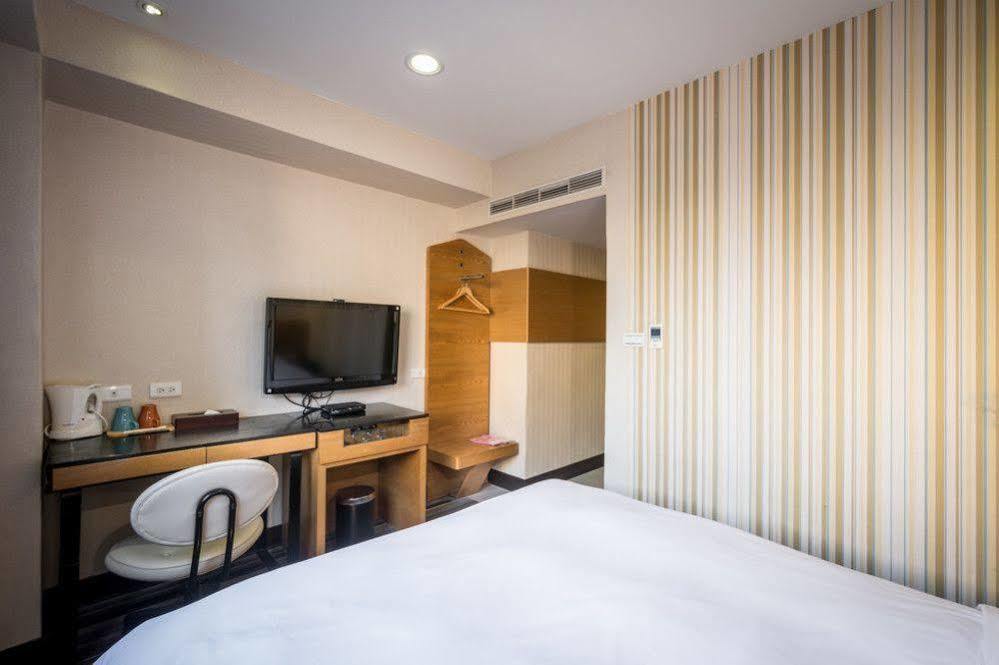 Country Garden Hotel Chiayi Buitenkant foto