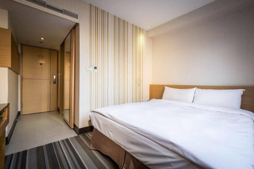 Country Garden Hotel Chiayi Buitenkant foto
