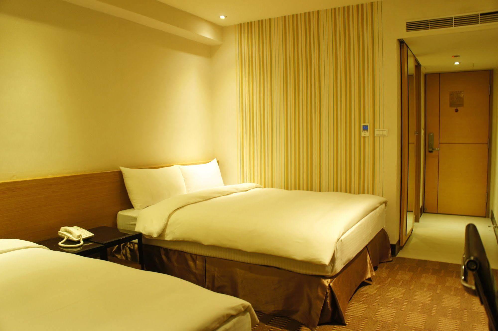 Country Garden Hotel Chiayi Buitenkant foto