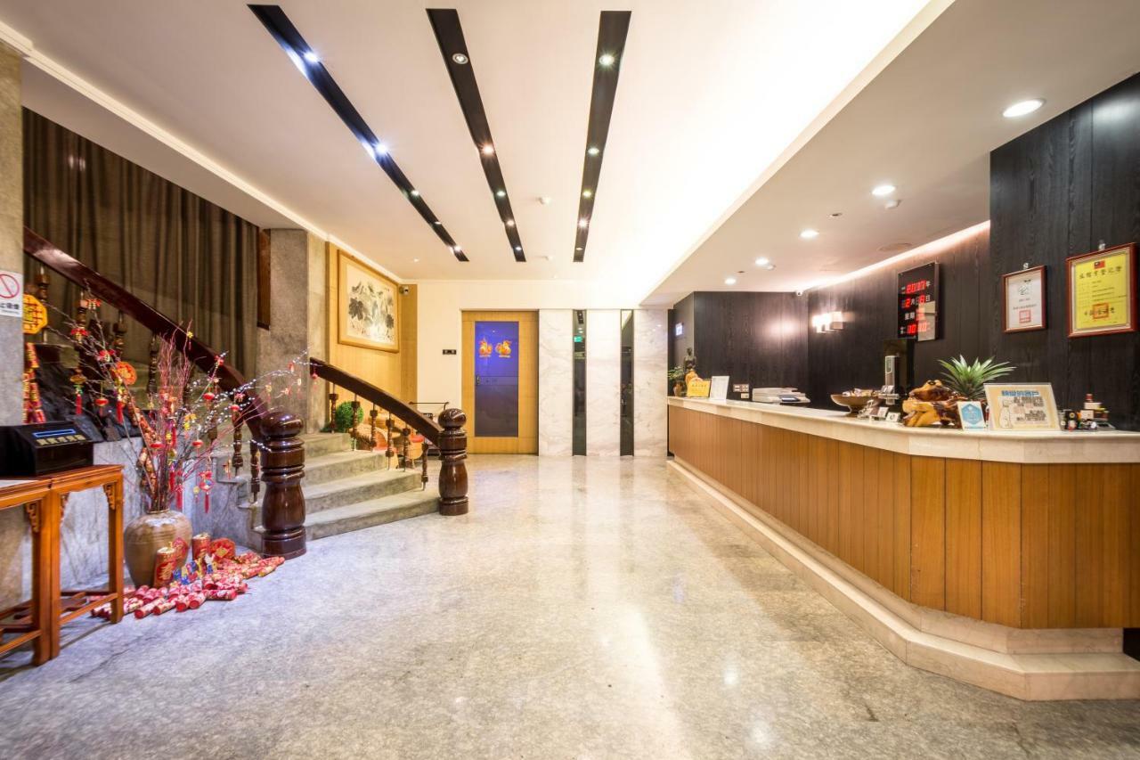 Country Garden Hotel Chiayi Buitenkant foto
